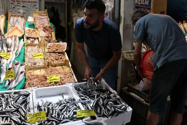 Av yasağı sonrası İstanbul'da balık tezgahları