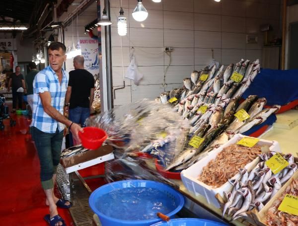 Av yasağı sonrası İstanbul'da balık tezgahları